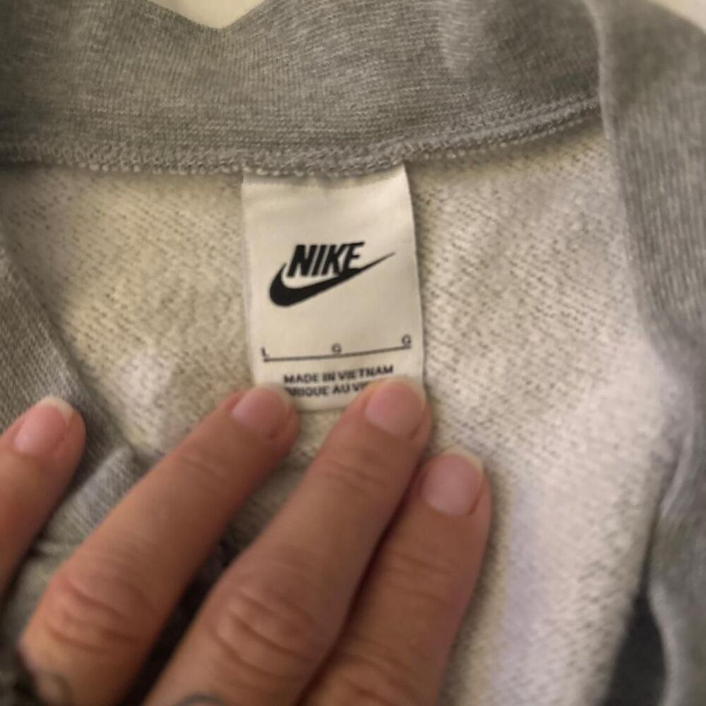 Nike Women's Grey Sweatshirt - Picture 5 of 6